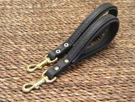 Short leather dog leash with or without support material on the handle