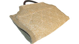 Dog bite developer cover ( Dog bite developer cuff ) made of jute with handle