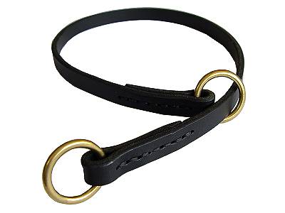 Matching silent leather choke collar