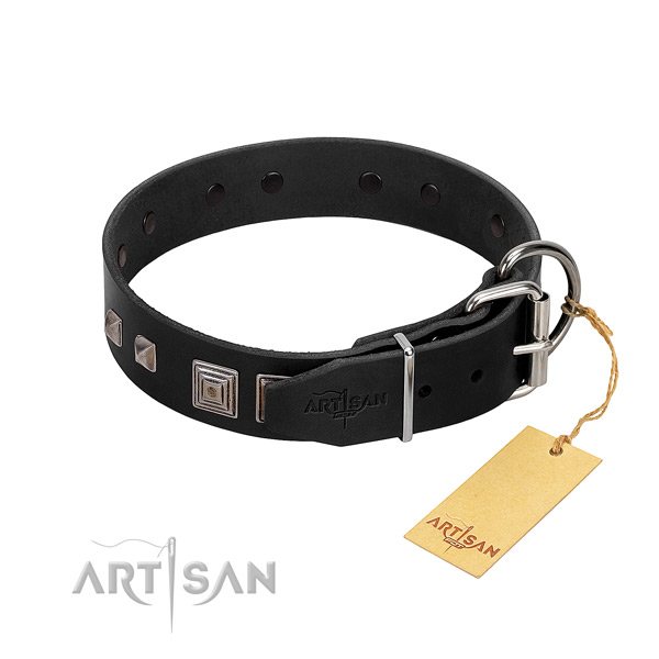 Comfortable leather dog collar does no irritation