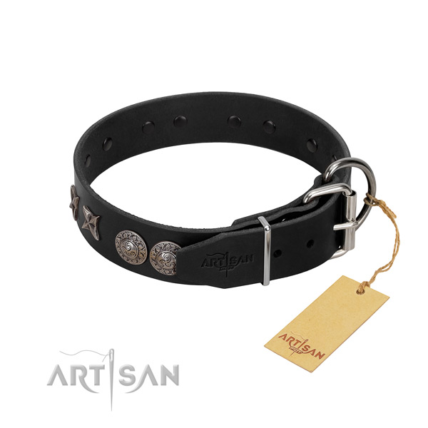 Pleasant to wear leather dog collar with polished edges