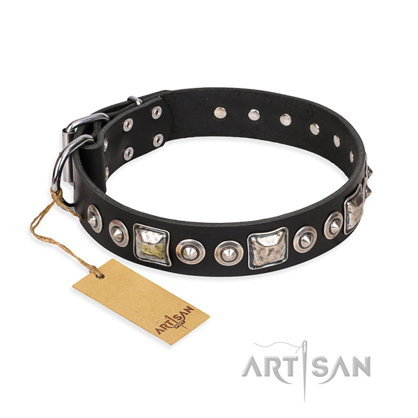 LBlack leather dog collar with sparkling studs